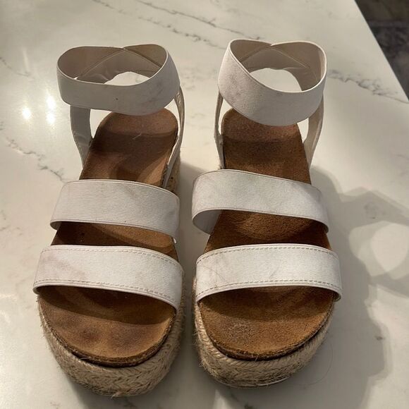 Steve Madden Tunisa - Size 8 - Picture 1 of 3
